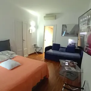 Room Inn 2*, Milaan Italië